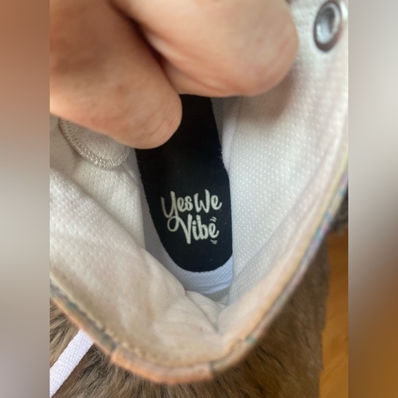 Yes We Vibe Unisex Unicorn High Tops Size 9.5 women’s/8 Men - Picture 9 of 11